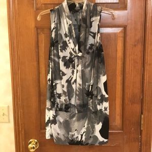 Express - gray black and white short sleeve blouse